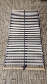 Letto da bambino a doghe con telaio in legno