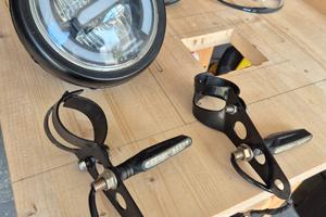 Faro+frecce+piastra+manubrio+specchietti+tappo