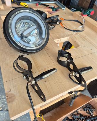 Faro+frecce+piastra+manubrio+specchietti+tappo