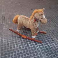 cavallo a dondolo