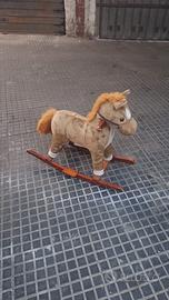 cavallo a dondolo