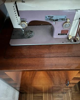 Macchina da cucire vintage