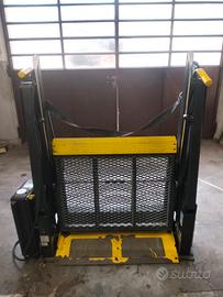 Pedana per carrozzine