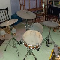 Batteria acusticacompleta di piatti e hardware