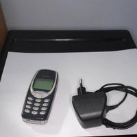 Nokia 3310 con caricabatterie originale