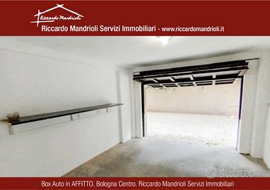 Garage via santa chiara, Bologna