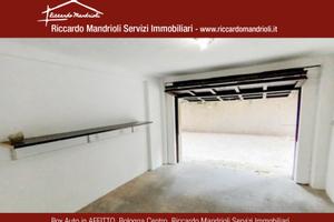 Garage via santa chiara, Bologna