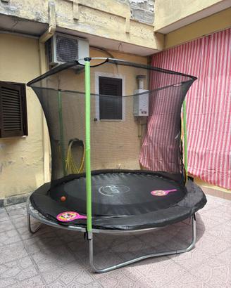 Trampolino e scivolo