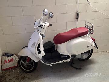 Vespa GTS Super 300