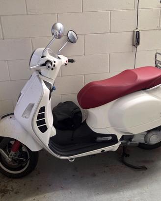 Vespa GTS Super 300