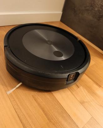 iRobot ROOMBA j7 lava e aspira 