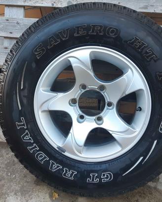 Ruota SUV 235x75x15 con cerchio in lega