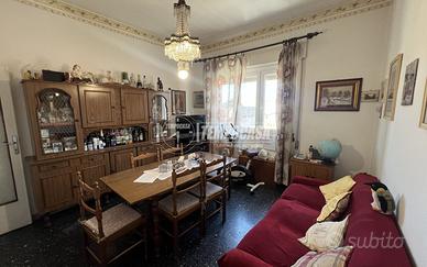 QUADRILOCALE CON BALCONE