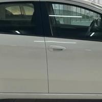 Fiat punto evo, grande punto di colore bianco 