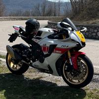 Yamaha R1 60 th anniversario