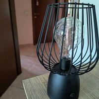 Lampada da scrivania/comodino senza fili
