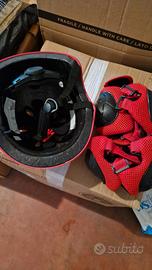 Skateboard_caschetto e ginocchiere