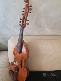 VIOLA D' AMORE copia Scrollavezza