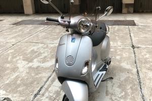 Vespa LX 150