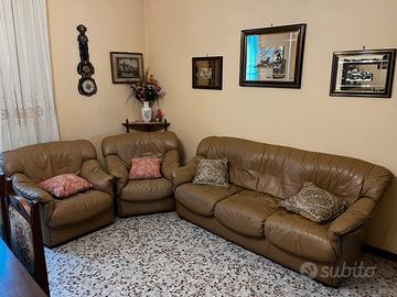Divano e poltrone in pelle