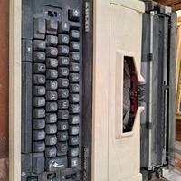 macchina da scrivere elettronica 