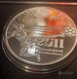 Moneta placcata argento  Calcio Femminile  2011