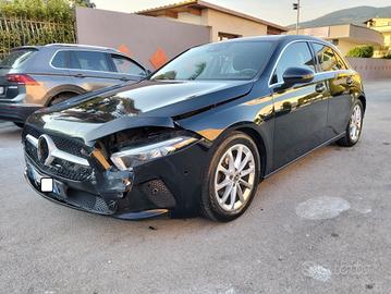 Mercedes-benz A 180 Automatic Sport 2019 SINISTRAT