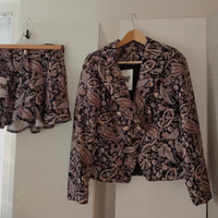 Completo giacca e pantaloncini donna