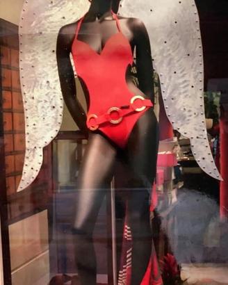 Manichino Scenografico con Ali - Allestimento