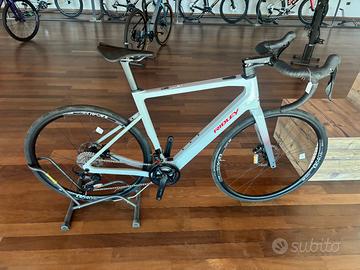 bici da corsa elettrica in carbonio ridley e-grifn