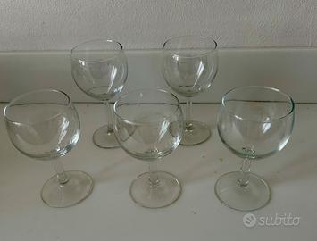 Set di 5 bicchieri da vino