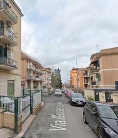 Torrenova stanza ad uso singolo