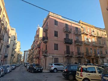 4 Vani pressi p.zza Camporeale