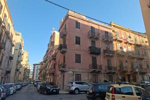 4 Vani pressi p.zza Camporeale