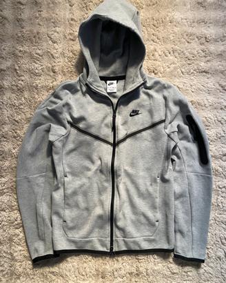 Nike Tech