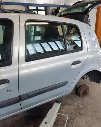 Porta posteriore sinistra RENAULT CLIO del 2004