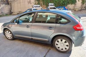 CITROEN C4 benz. 1.4 con 120 kilometri