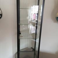 vetrinetta e poltroncina