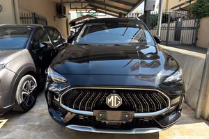 MG HS