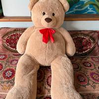 Orso di peluches gigante