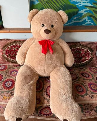Orso di peluches gigante