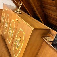 Armadio basso in legno