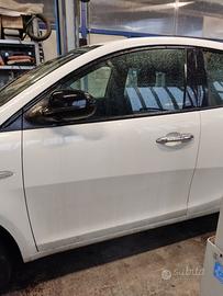 Porta anteriore sx nuda LANCIA YPSILON del 2019