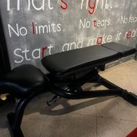 Panca technogym regolabile