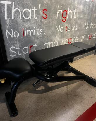 Panca technogym regolabile