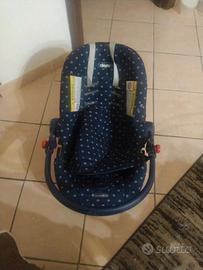 Seggiolino/ovetto chicco con parasole per auto
