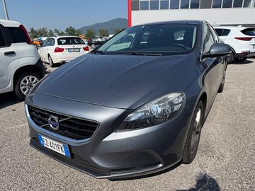 VOLVO V40 D3 Momentum