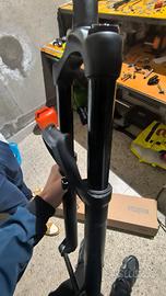 Forcella Marzocchi Z2 air rail, 150mm, 3 modes