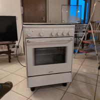 Cucina Smeg a gas 4 fuochi forno elettrico