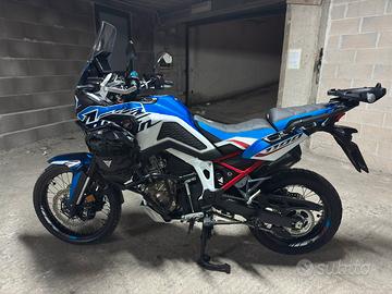 Africa Twin 1100L con accessori